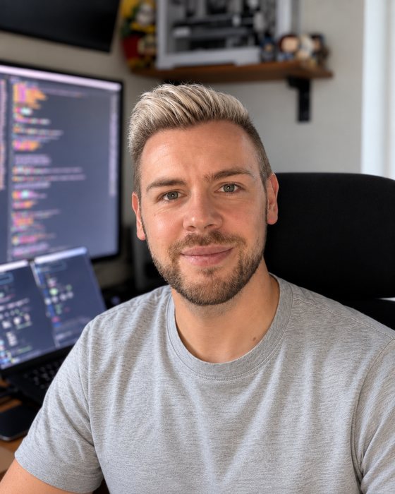 Florian Ludwig an seinem Arbeitsplatz