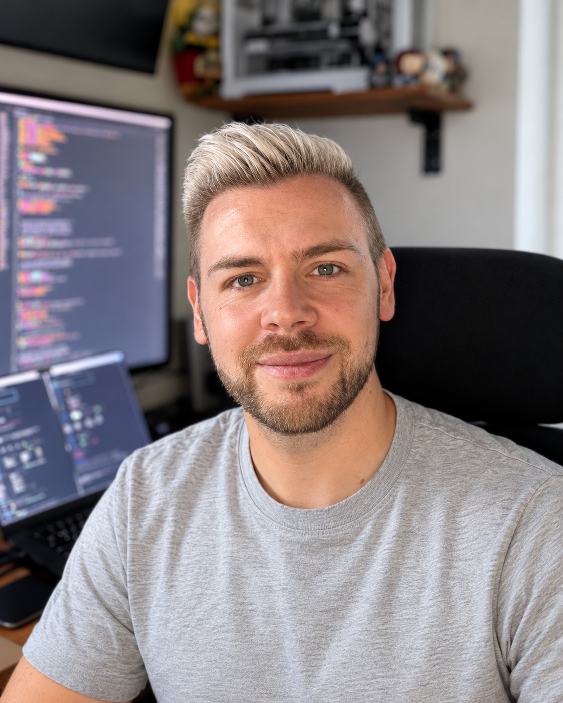 Florian Ludwig an seinem Arbeitsplatz